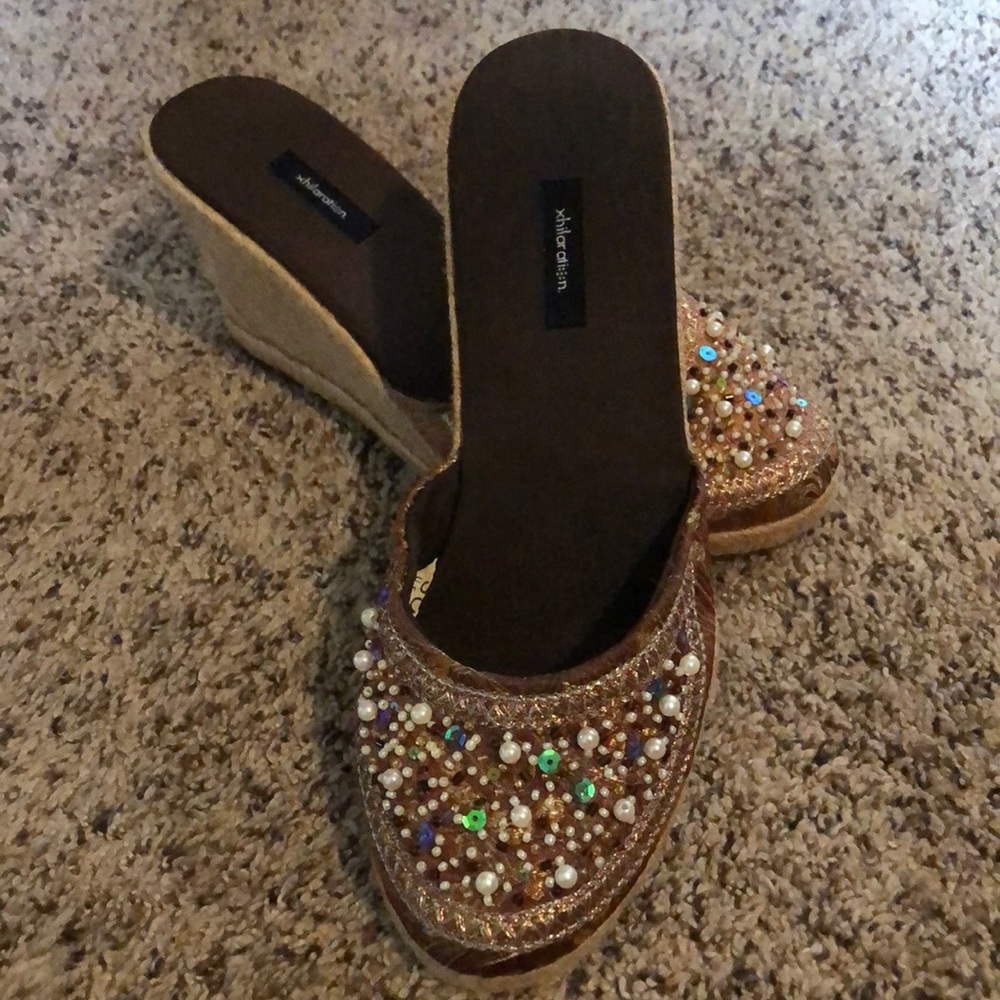 Beaded wedges